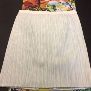 Elie Tahari Molly skirt, soft sky, size 6